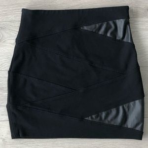 Aritzia Talula high rise mini skirt